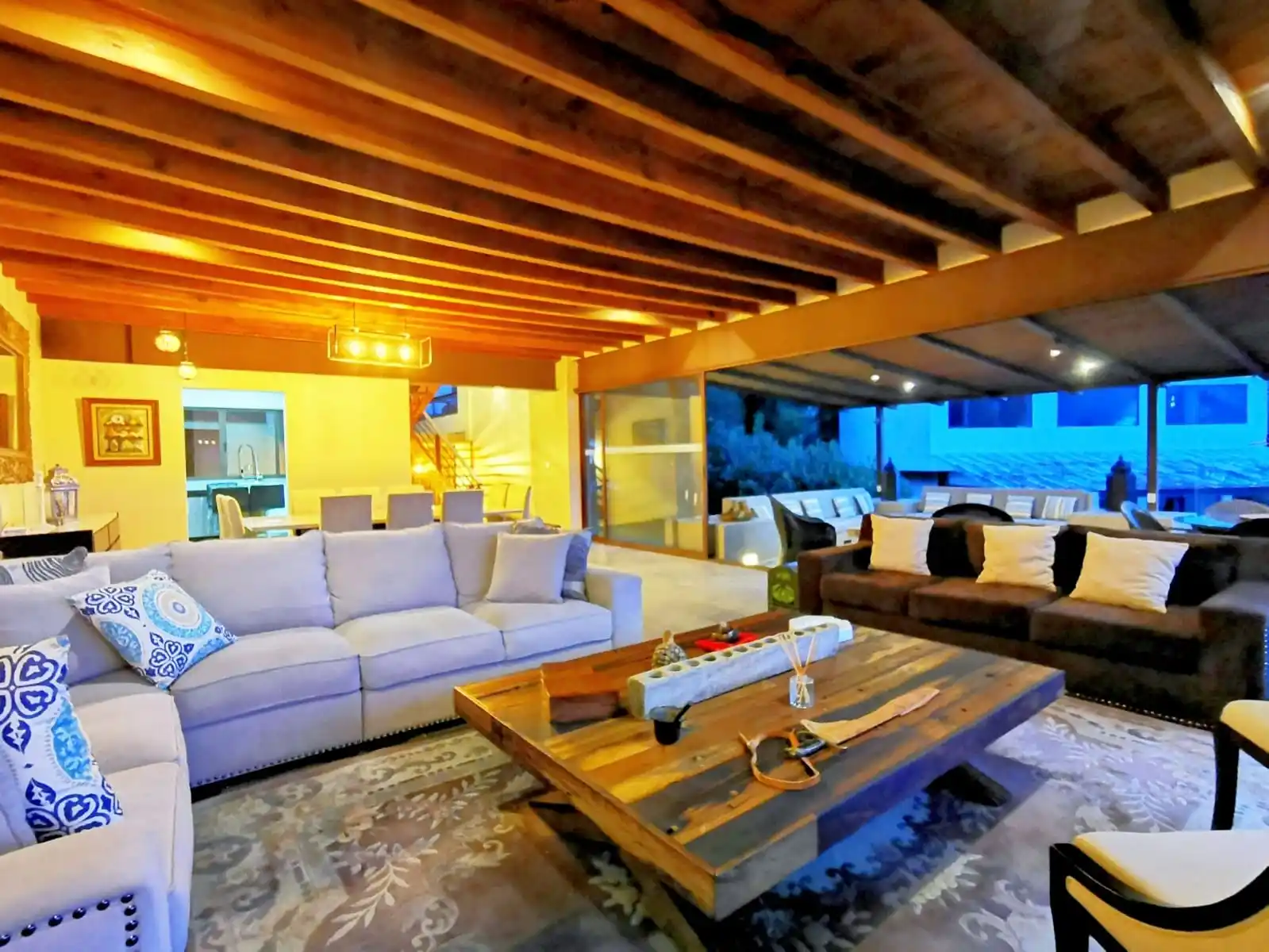 CASA EN VENTA EN CONDOMINIO EN AVANDARO VWCV- CL002