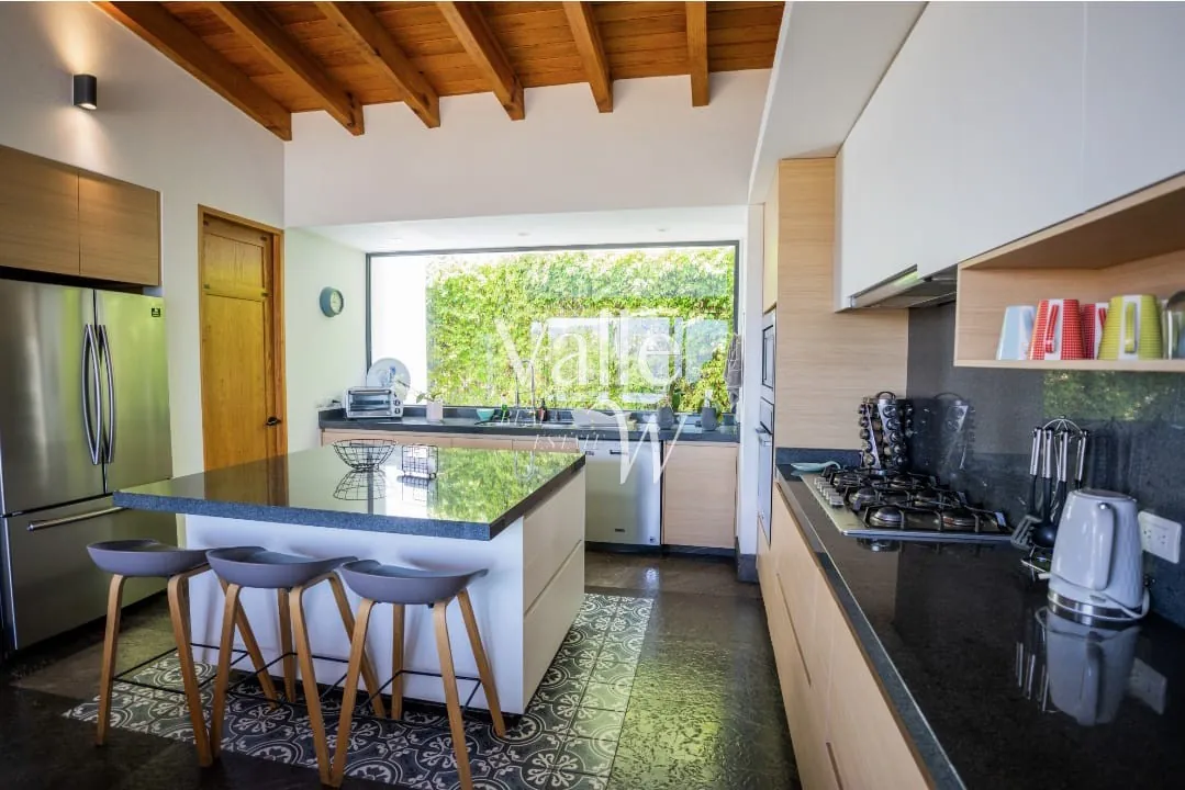 CASA EN RENTA EN VALLE DE BRAVO VWCR-YR150