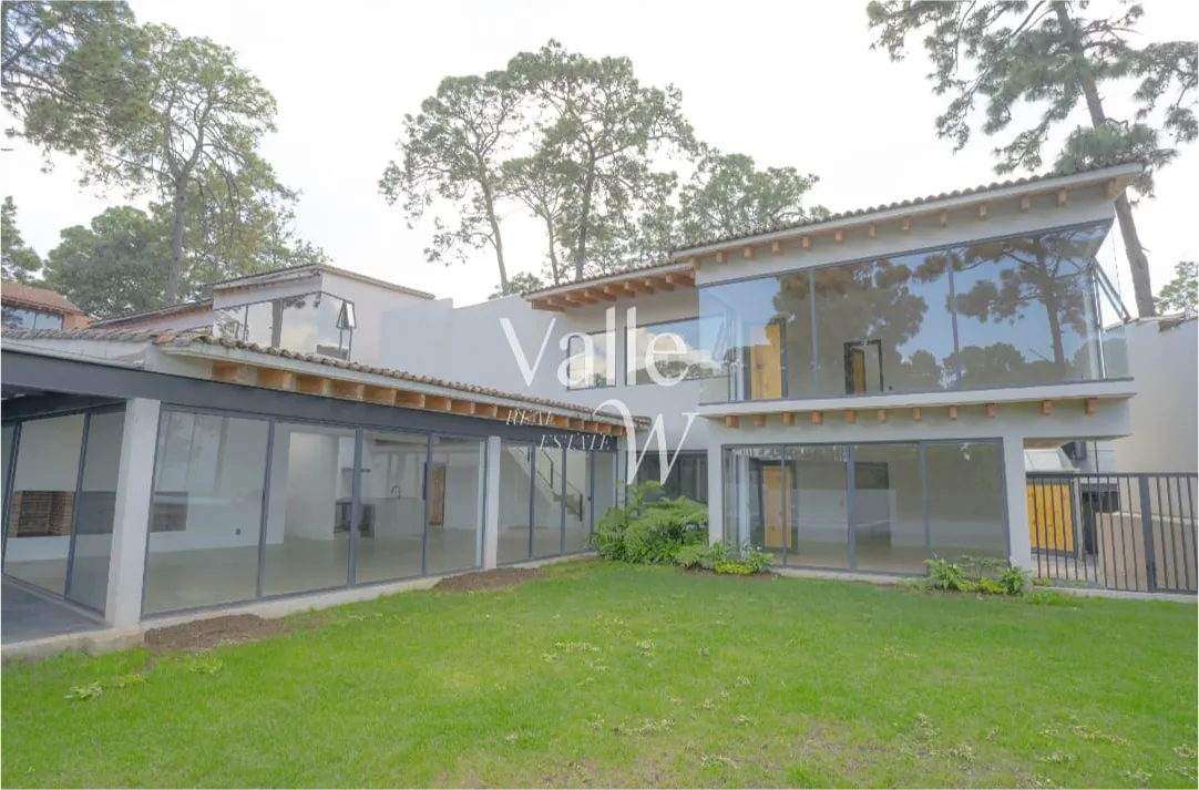 CASA EN VENTA EN AVANDARO VWCV-CR102