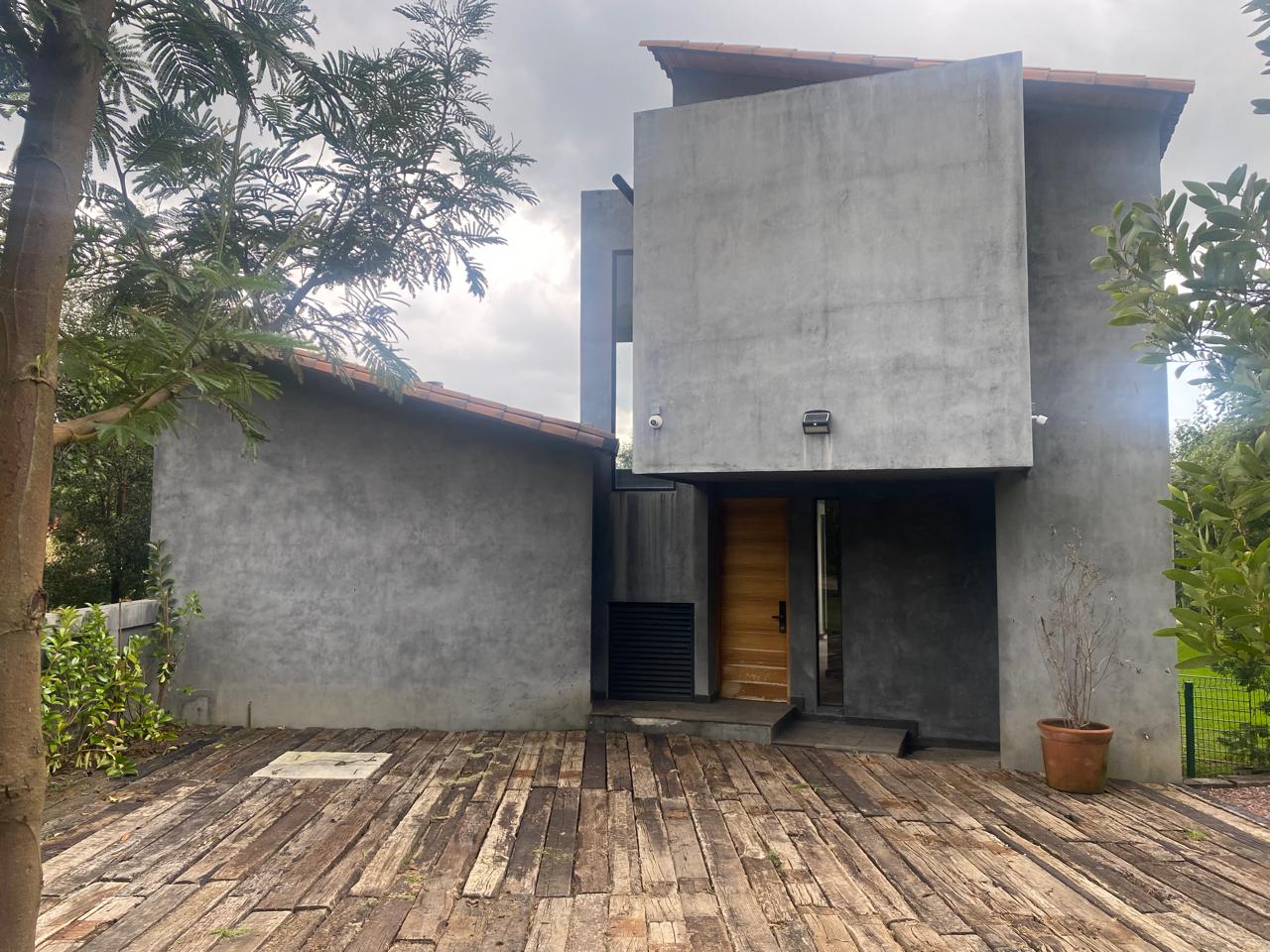 CASA EN VENTA EN VALLE DE BRAVO VW - CR106