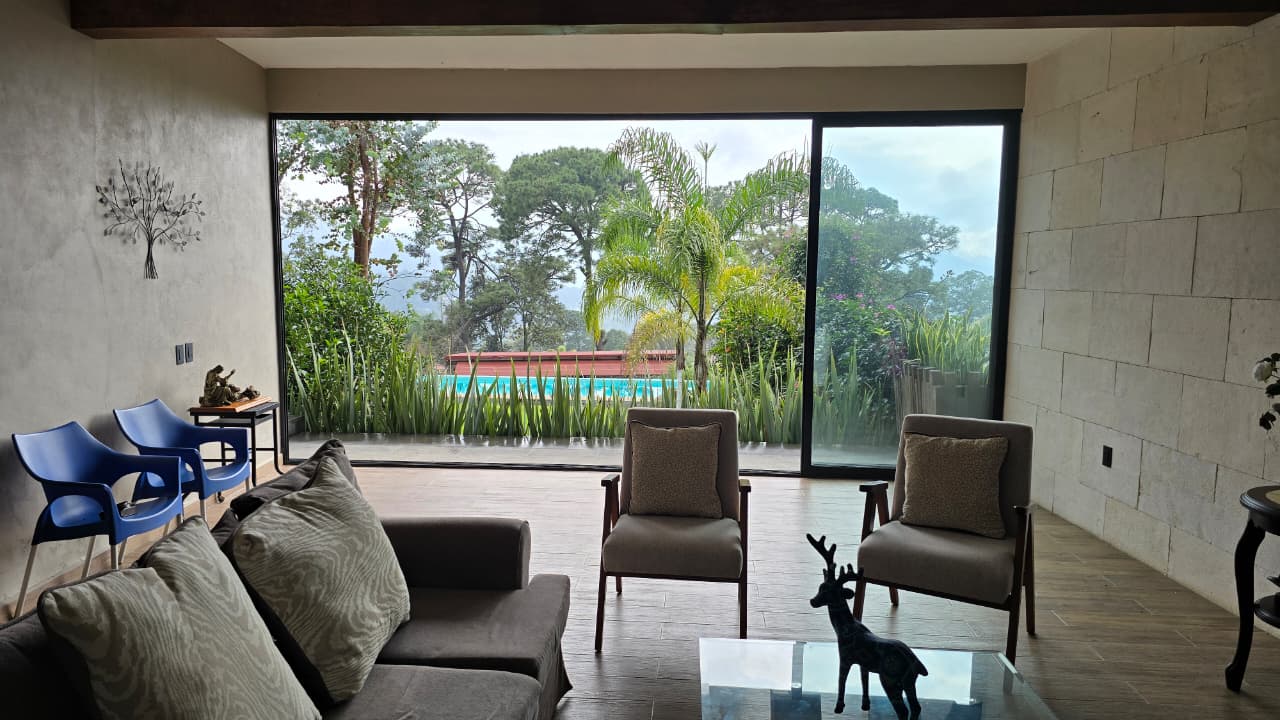 CASA EN RENTA EN VALLE DE BRAVO