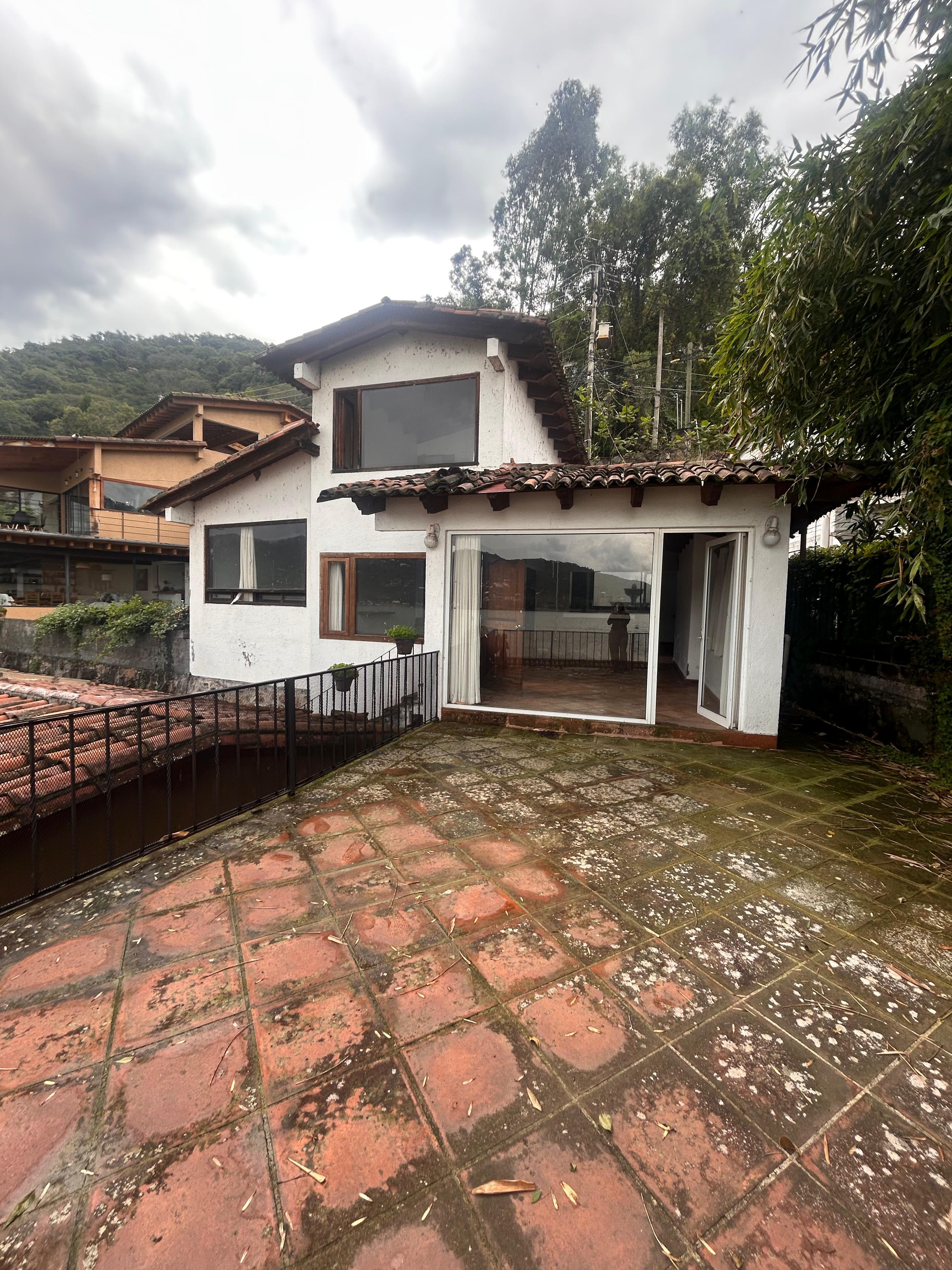 CASA EN VENTA EN VALLE DE BRAVO