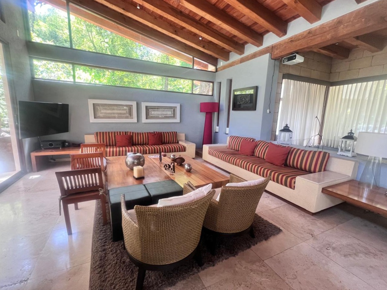 CASA EN VENTA EN CONDOMINIO EN AVANDARO