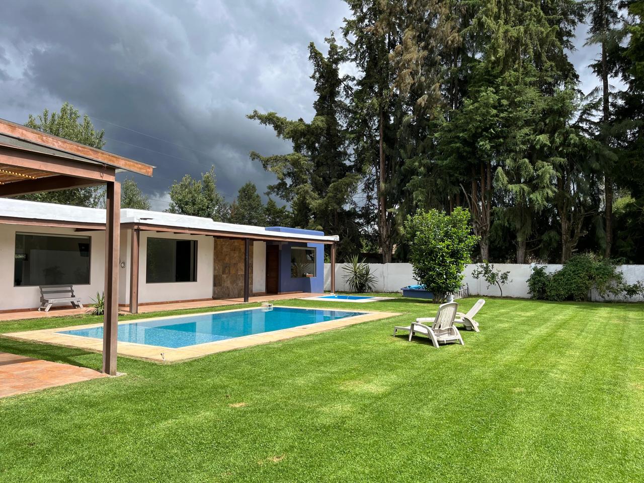 CASA EN RENTA EN ACATITLAN, VALLE DE BRAVO