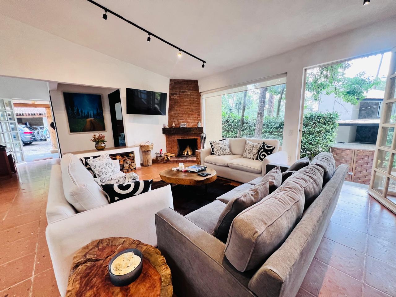 CASA EN VENTA EN AVANDARO, VALLE DE BRAVO