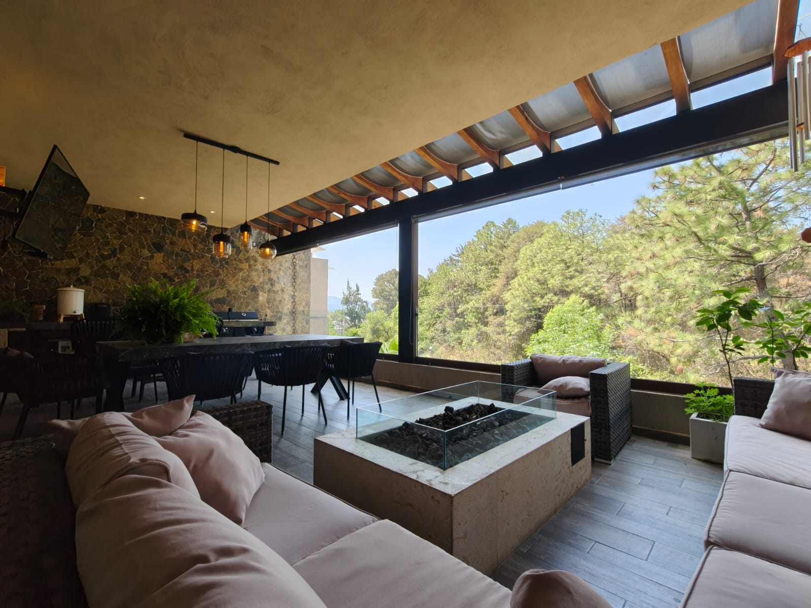 CASA EN RENTA EN VALLE DE BRAVO