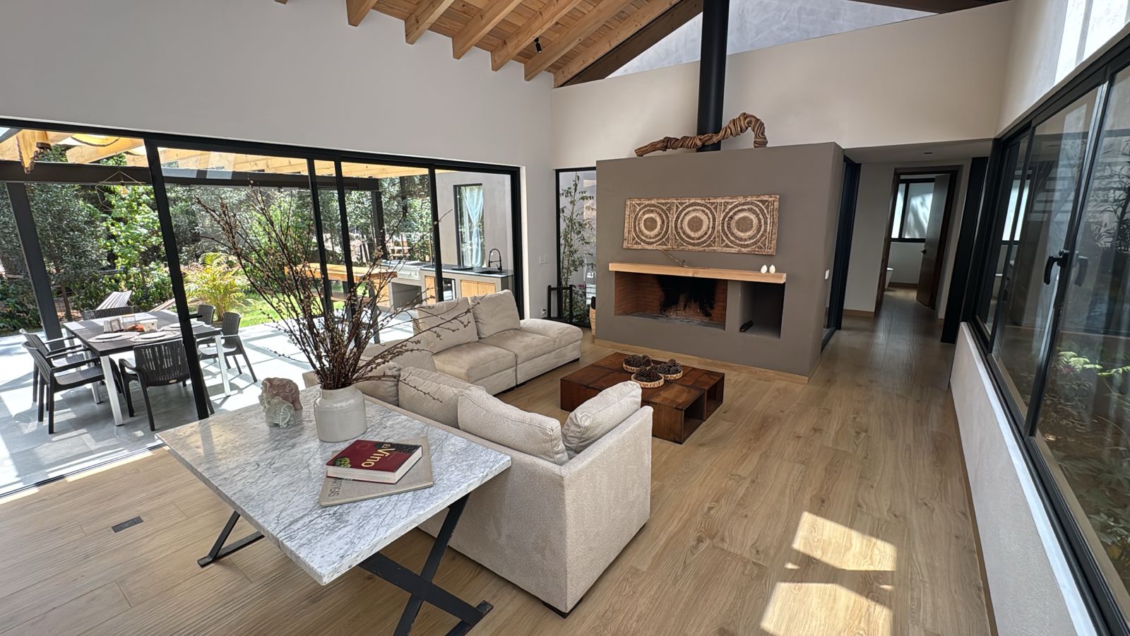 CASA EN VENTA EN VALLE DE BRAVO