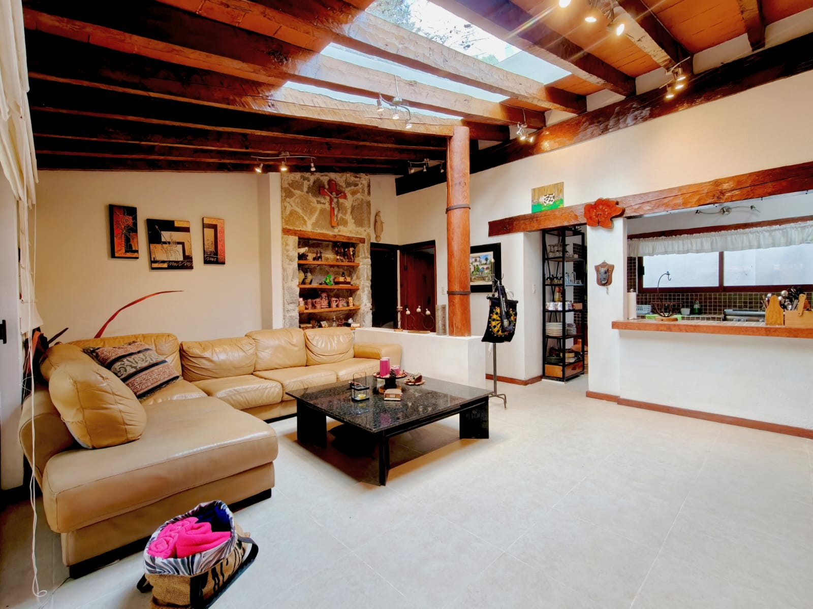 CASA EN RENTA EN CONDOMINIO EN AVANDARO