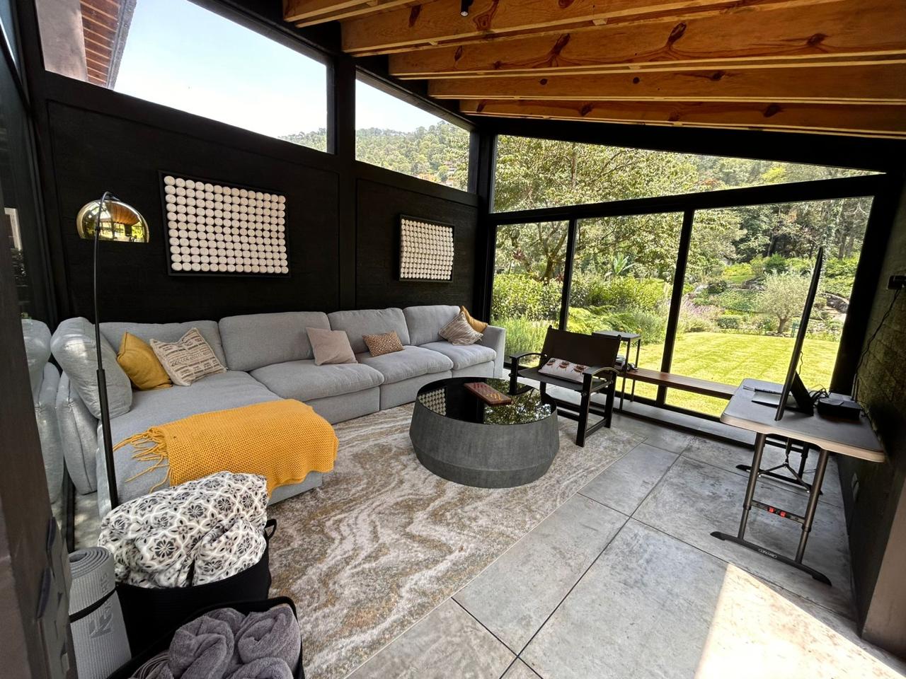 CASA EN VENTA EN CONDOMINIO EN VALLE DE BRAVO
