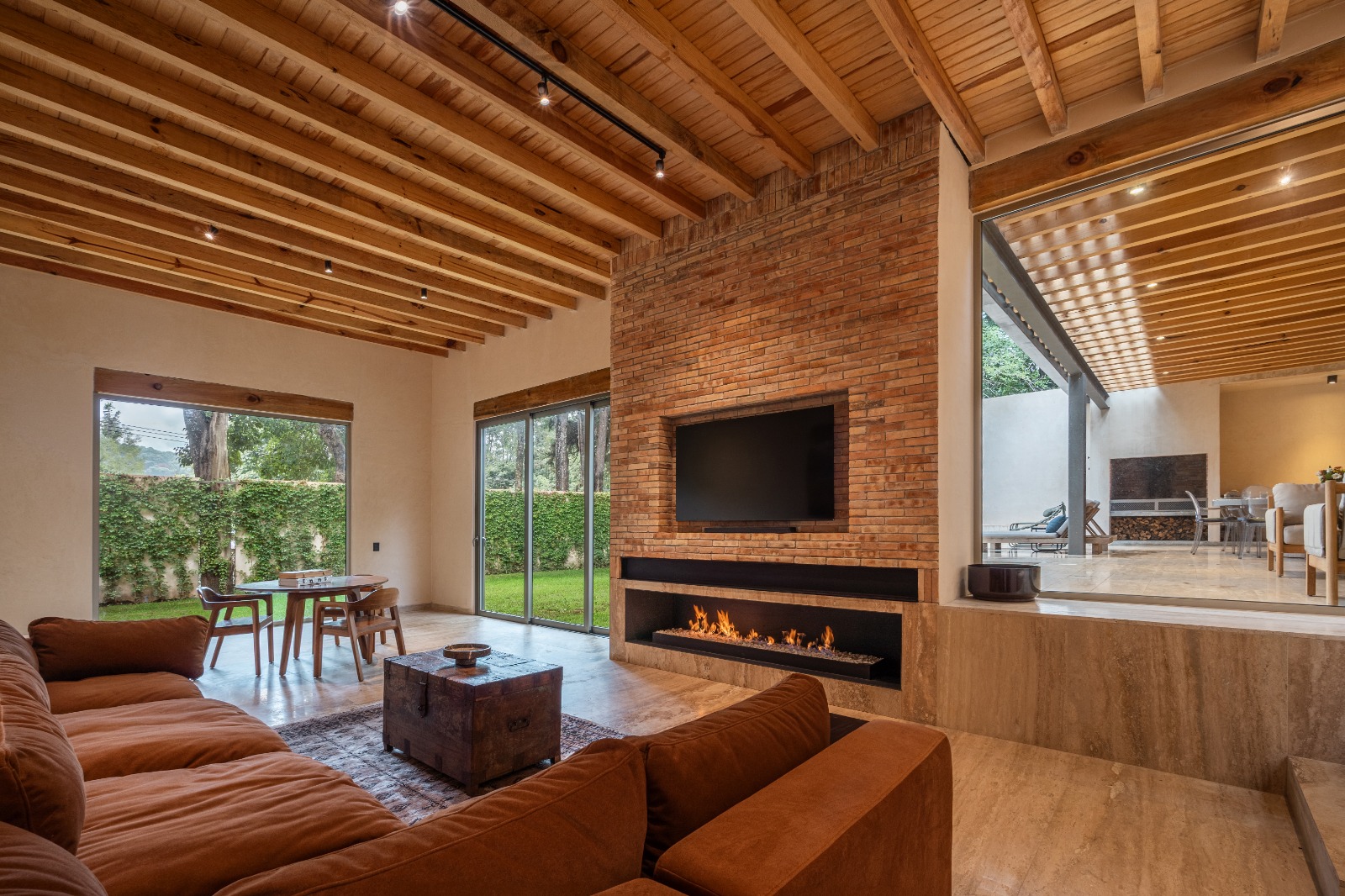 CASA EN VENTA EN AVANDARO, VALLE DE BRAVO